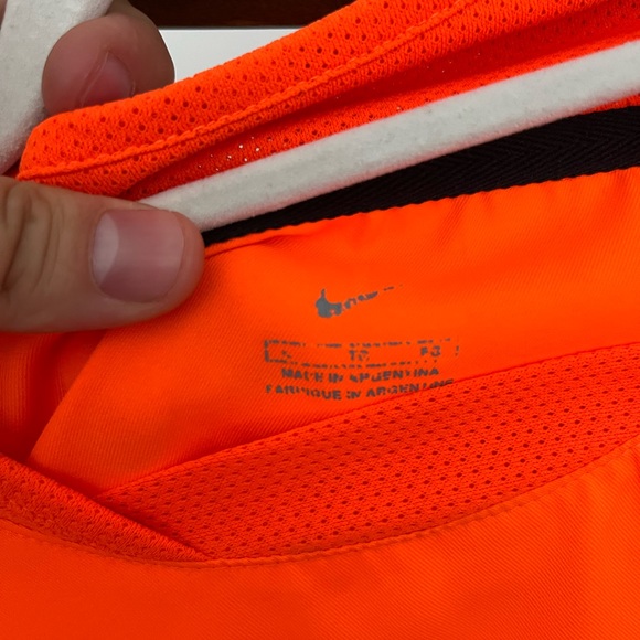 Valencia Alternative Jersey- Pablo Aimar - Picture 8 of 9